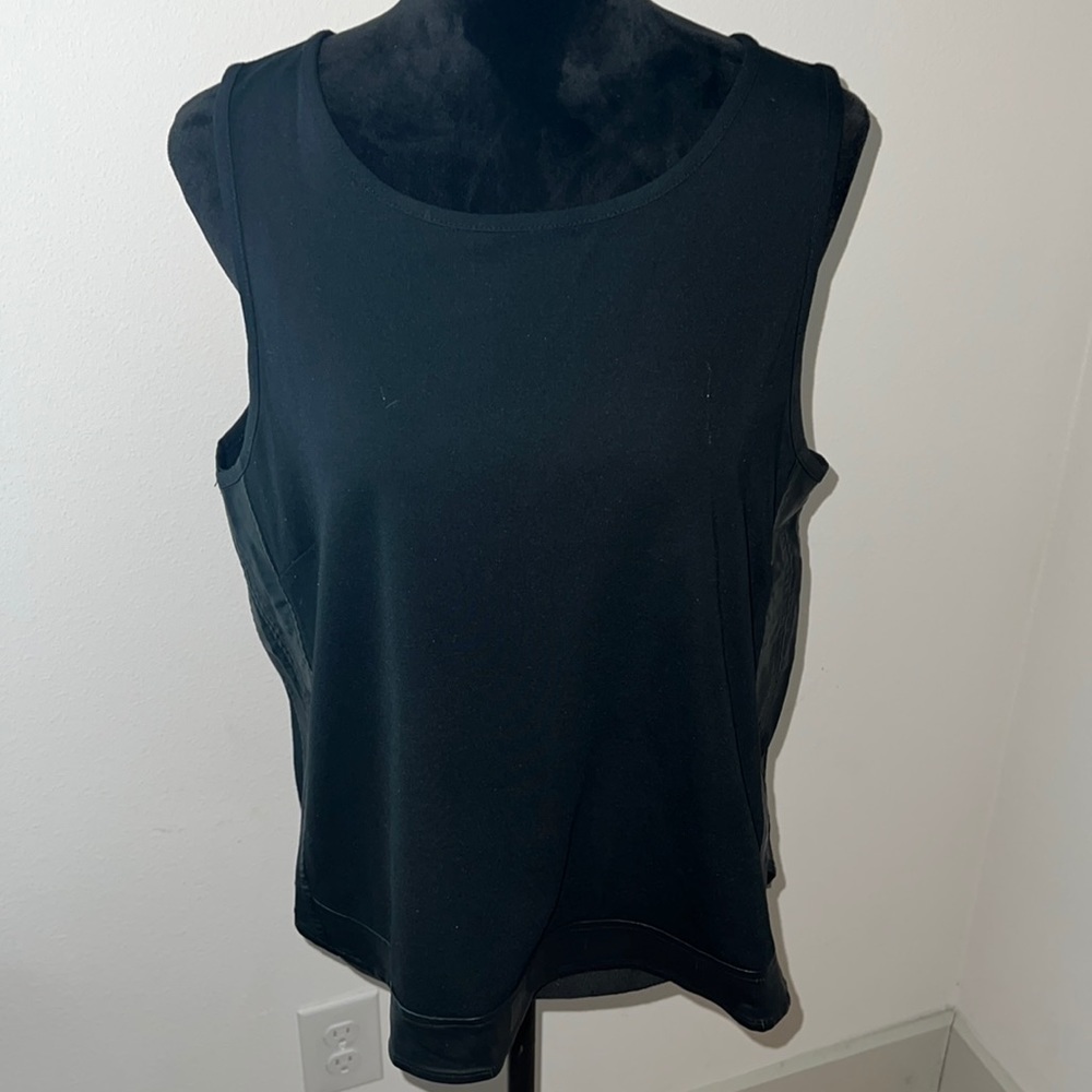 Banana Republic black sleeveless top faux leather trim Sz L